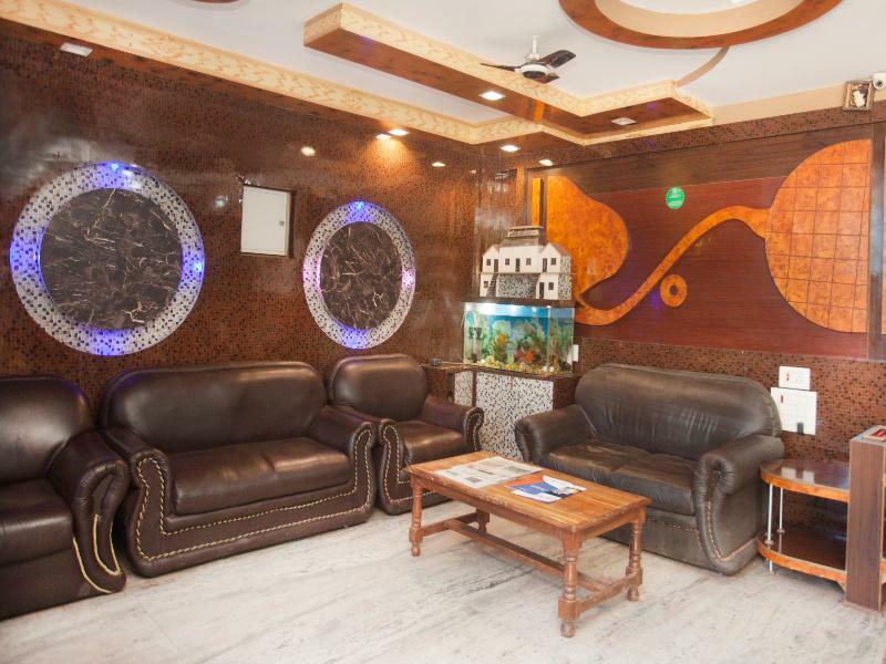 Oyo 343 Pop Life Hotel Banke Eksteriør billede