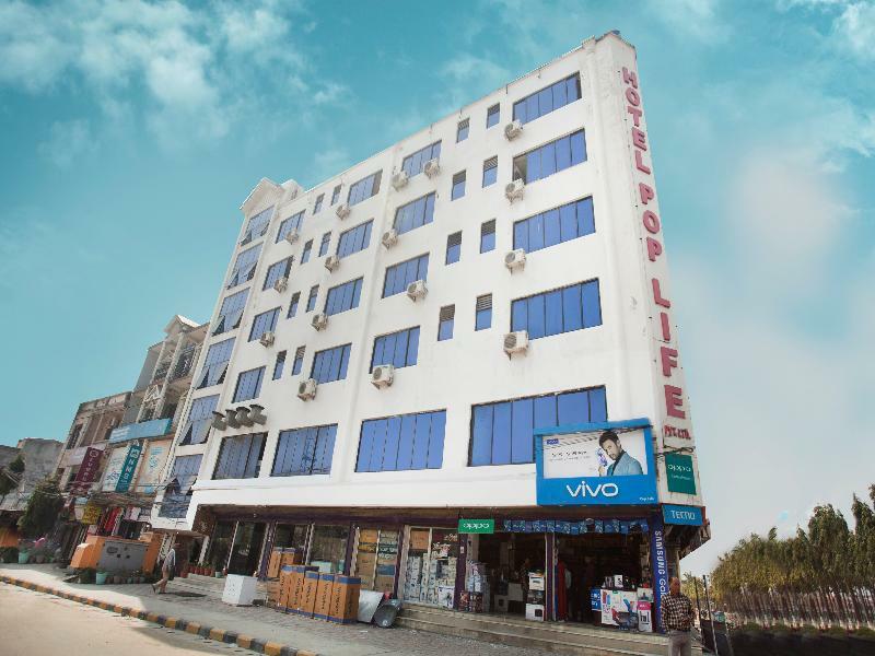 Oyo 343 Pop Life Hotel Banke Eksteriør billede